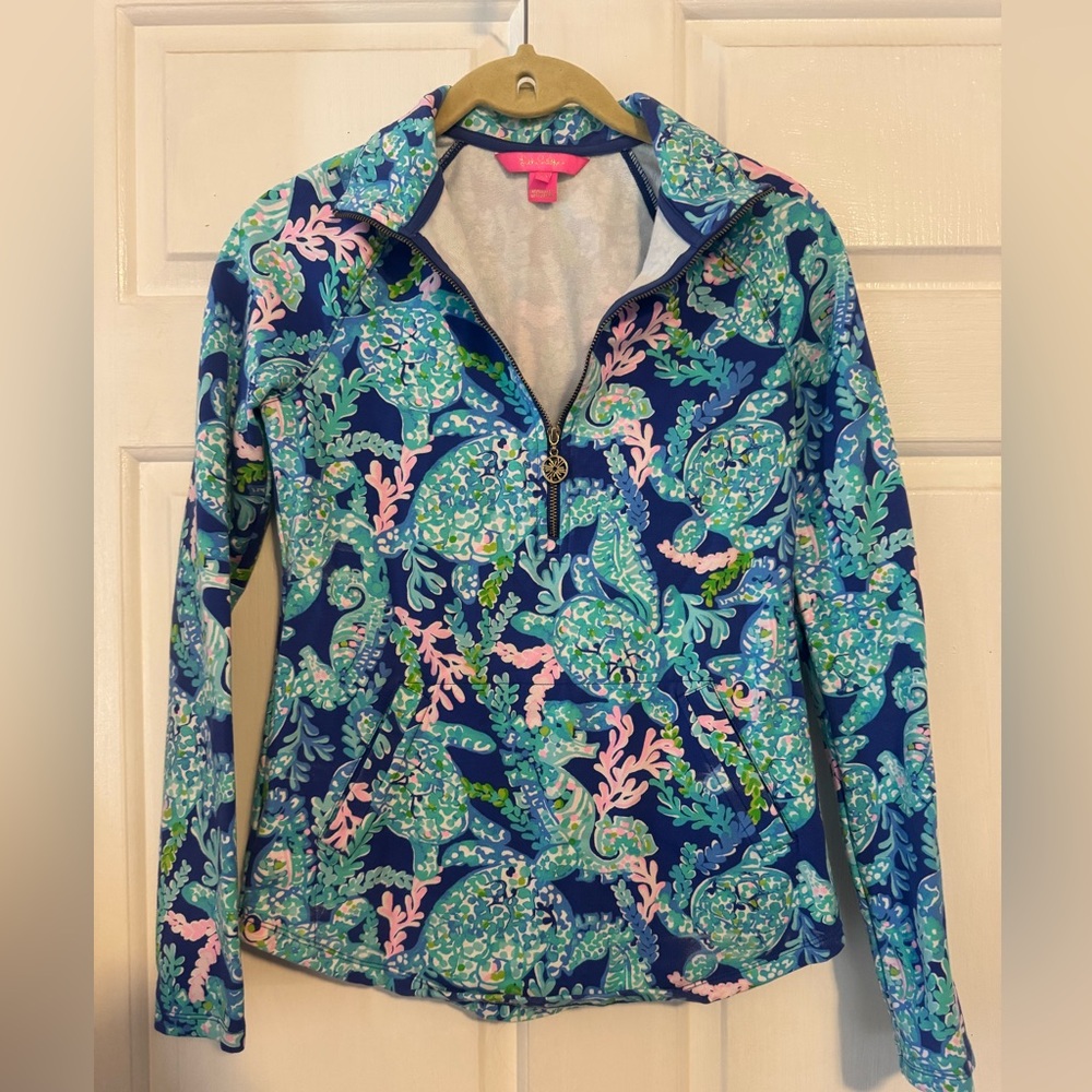 LILLY PULITZER “UPF 50+Skipper Popover”Blue Sea Turtle Print pullover sweatshirt - Picture 2 of 11